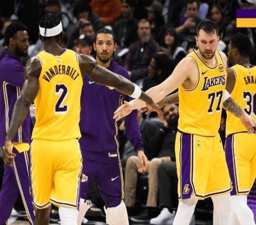 李家超探望,香港男子冰,球队受伤队,千亿体育,千亿体育官网,千亿体育官方,千亿体育下载